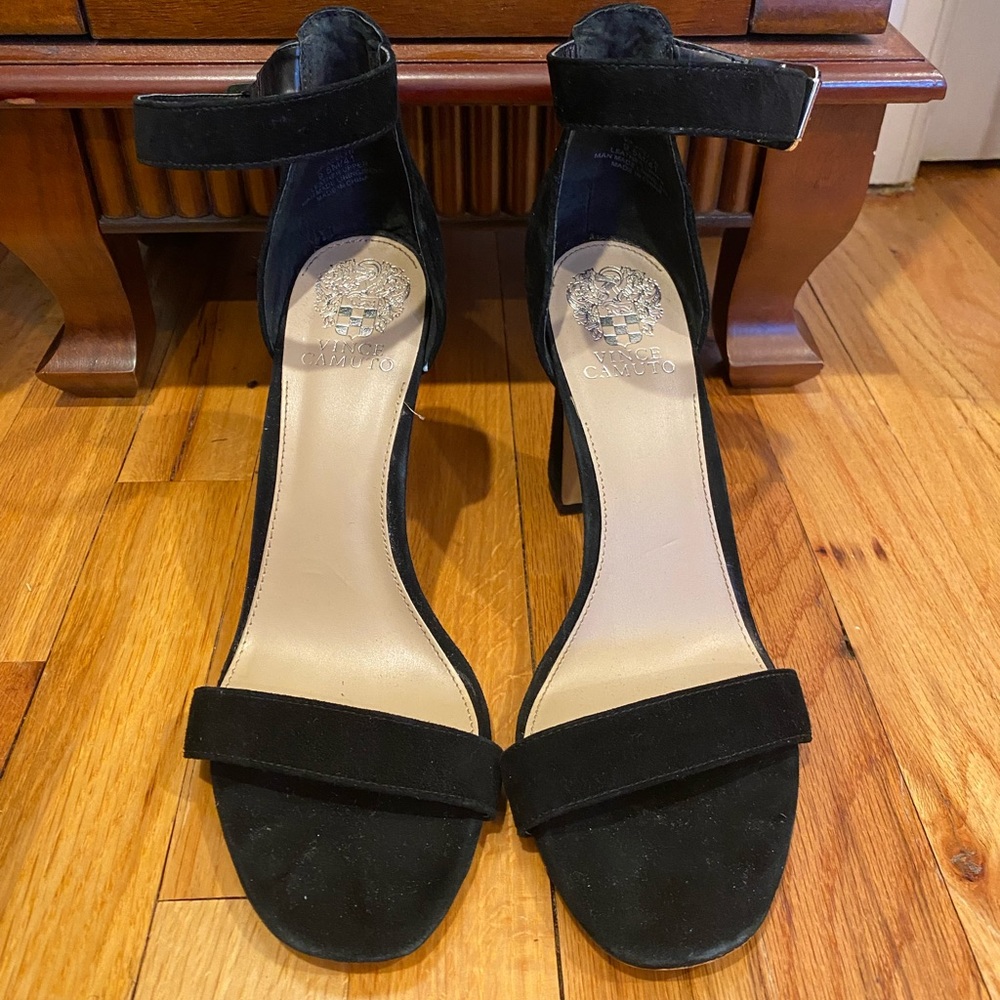 Vince Camuto high heel